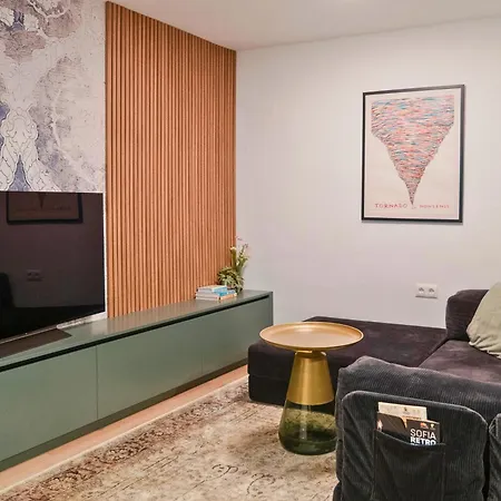 Quiet & Stylish In Apartmán