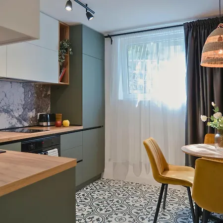 Apartmán Boutique Near Borisova Garden & Center